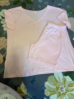 New Women's Pink set V-Neck oversized shirt with biker shorts size large